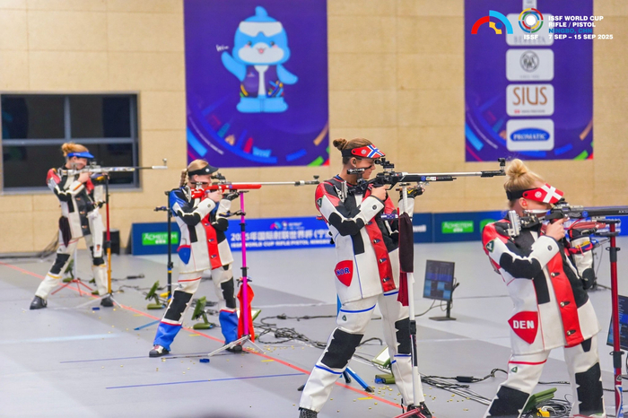 射击世界杯宁波站｜挪威选手女子50米步枪三姿摘金