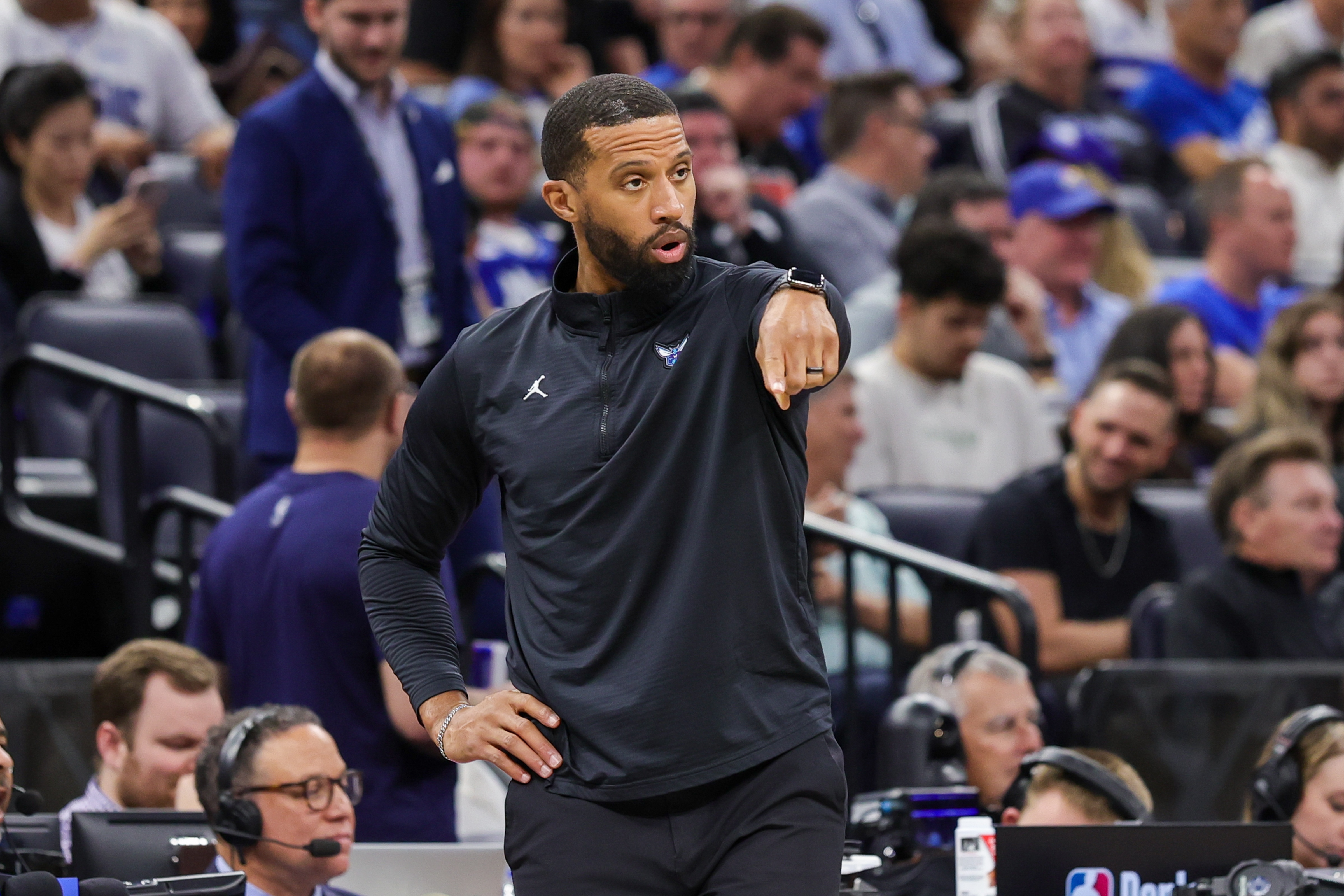 比分更新-黄蜂主帅：流畅传球让进攻渐入佳境 喜欢球队攻防两端的传切配合